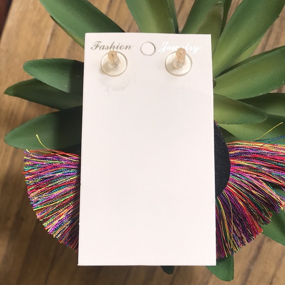 Earrings - Picture 2 of 4